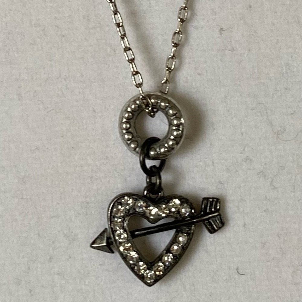 Jill Jacobson women silver tone heart & arrow rhinestone pendant necklace. Used